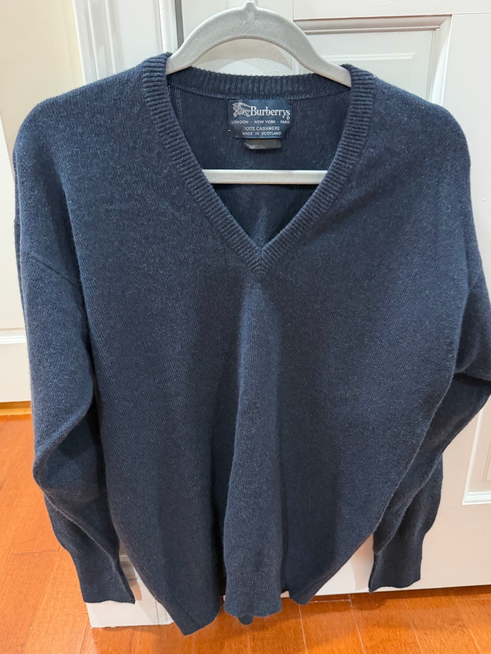 Vintage Burberrys Blue 100% Cashmere V Neck Long Sleeve Sweater Top Sz. S